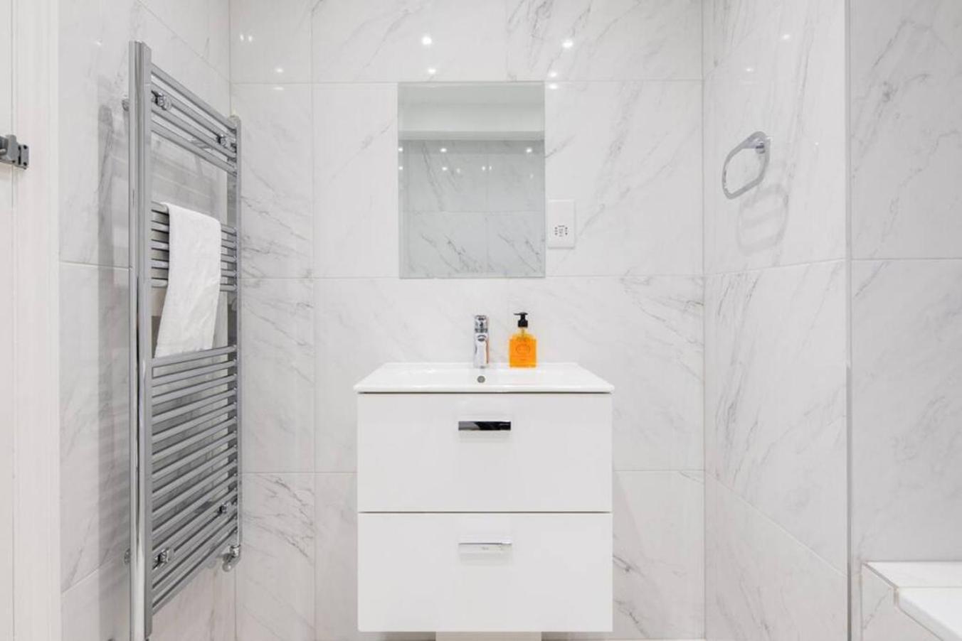 Apartamento Steps From Hyde Park 2Br 2Bath Sleeps 6 Londres Exterior foto